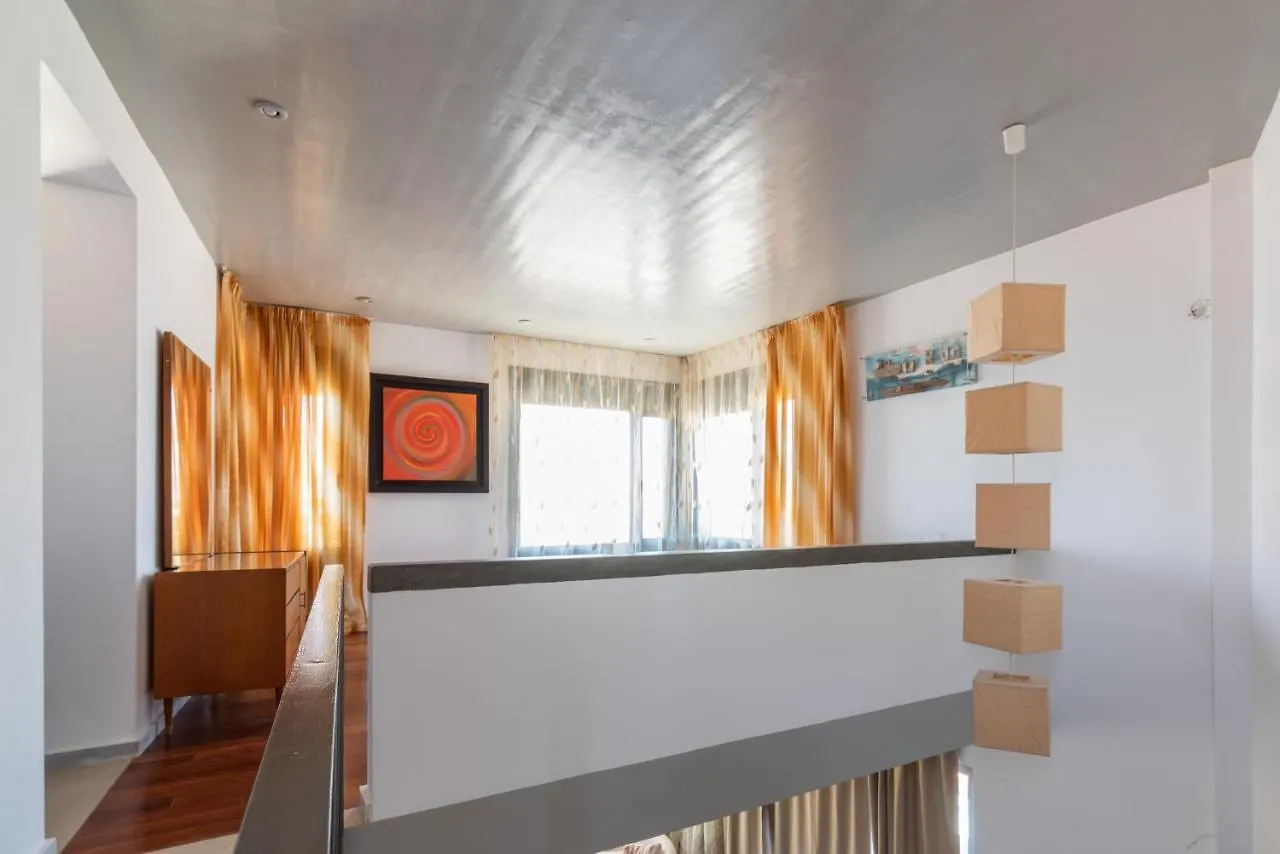 Red Beachfront Apartment Kokkini Hani